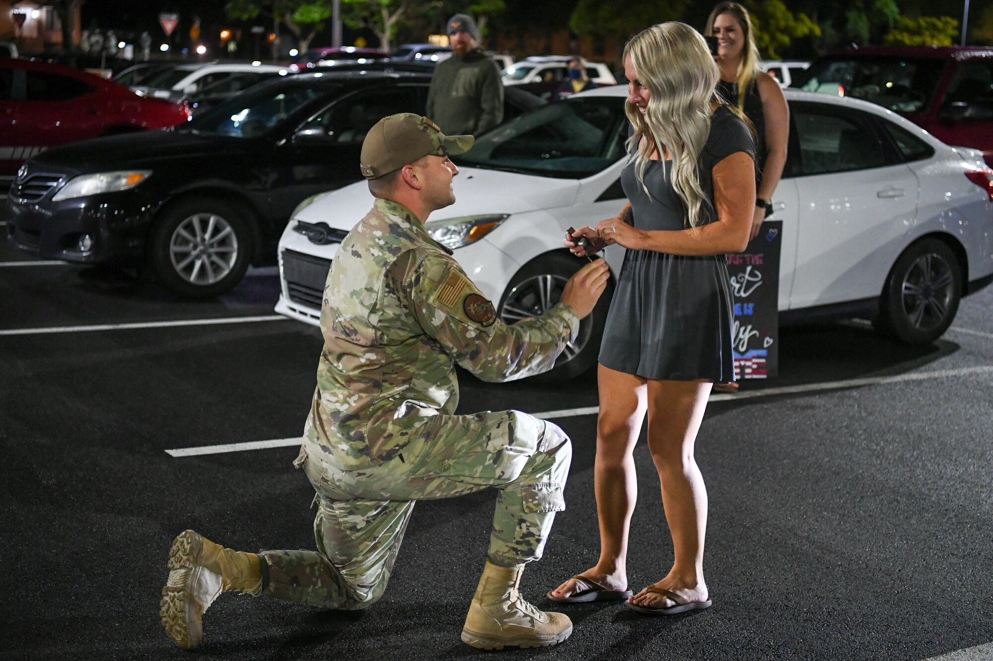 A photo of the 34th Fighter Squadron homecoming from deployment.