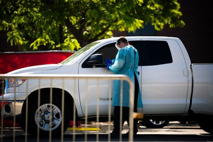 The Utah National Guard’s Mobile Testing Team administered nasopharyngeal swabs, testing Soldiers and Airmen for COVID-19 who had responded to civil unrest in Salt Lake City, June 7, 2020.