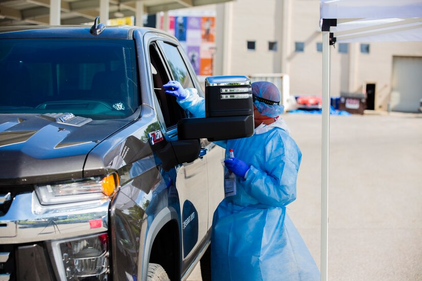 The Utah National Guard’s Mobile Testing Team administered nasopharyngeal swabs, testing Soldiers and Airmen for COVID-19 who had responded to civil unrest in Salt Lake City, June 7, 2020.