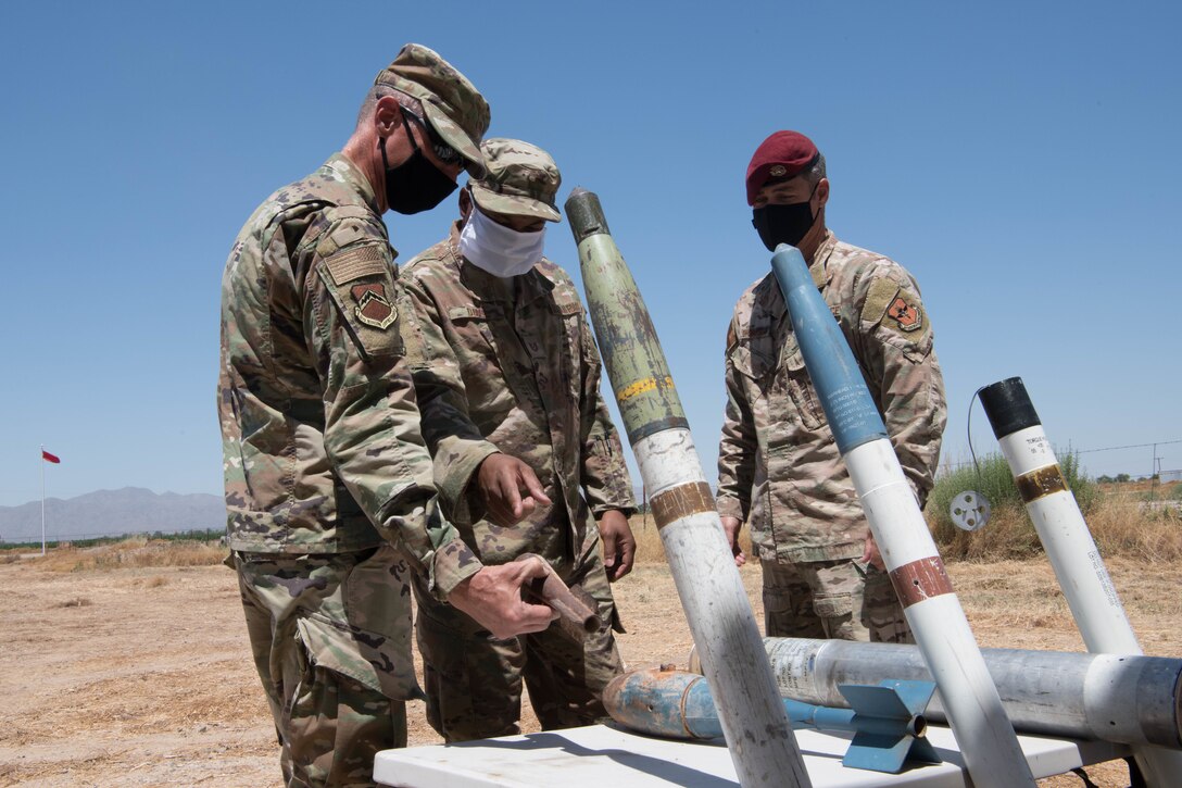 Brig. Gen. Kreuder tours Luke AFB
