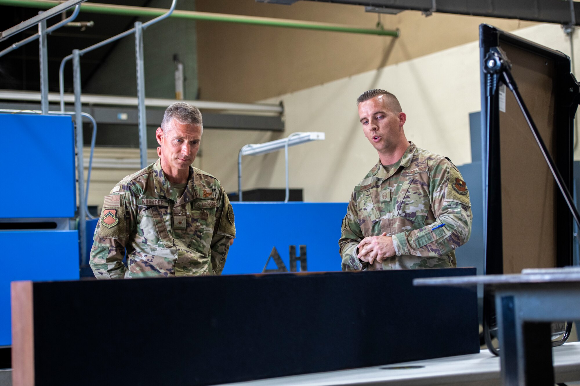 Brig. Gen. Kreuder tours Luke AFB