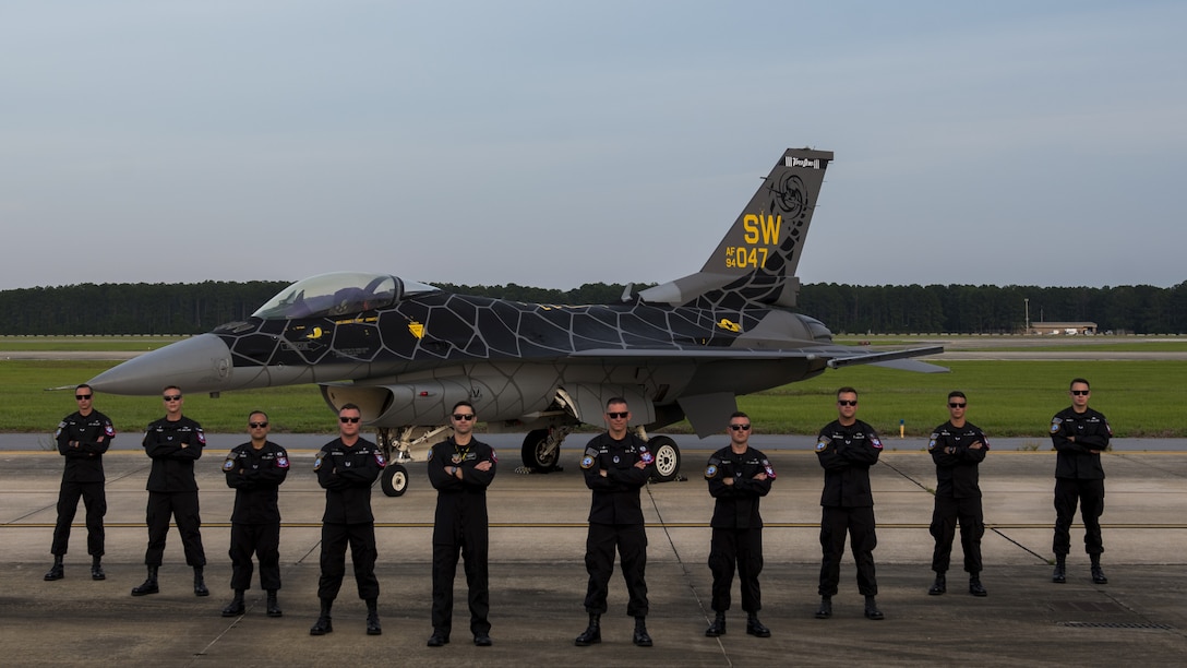 A photo of the 2020 Viper Demo Team