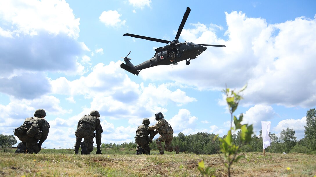 3rd CAB Soldiers conduct medical evacuation training with Polish Allies