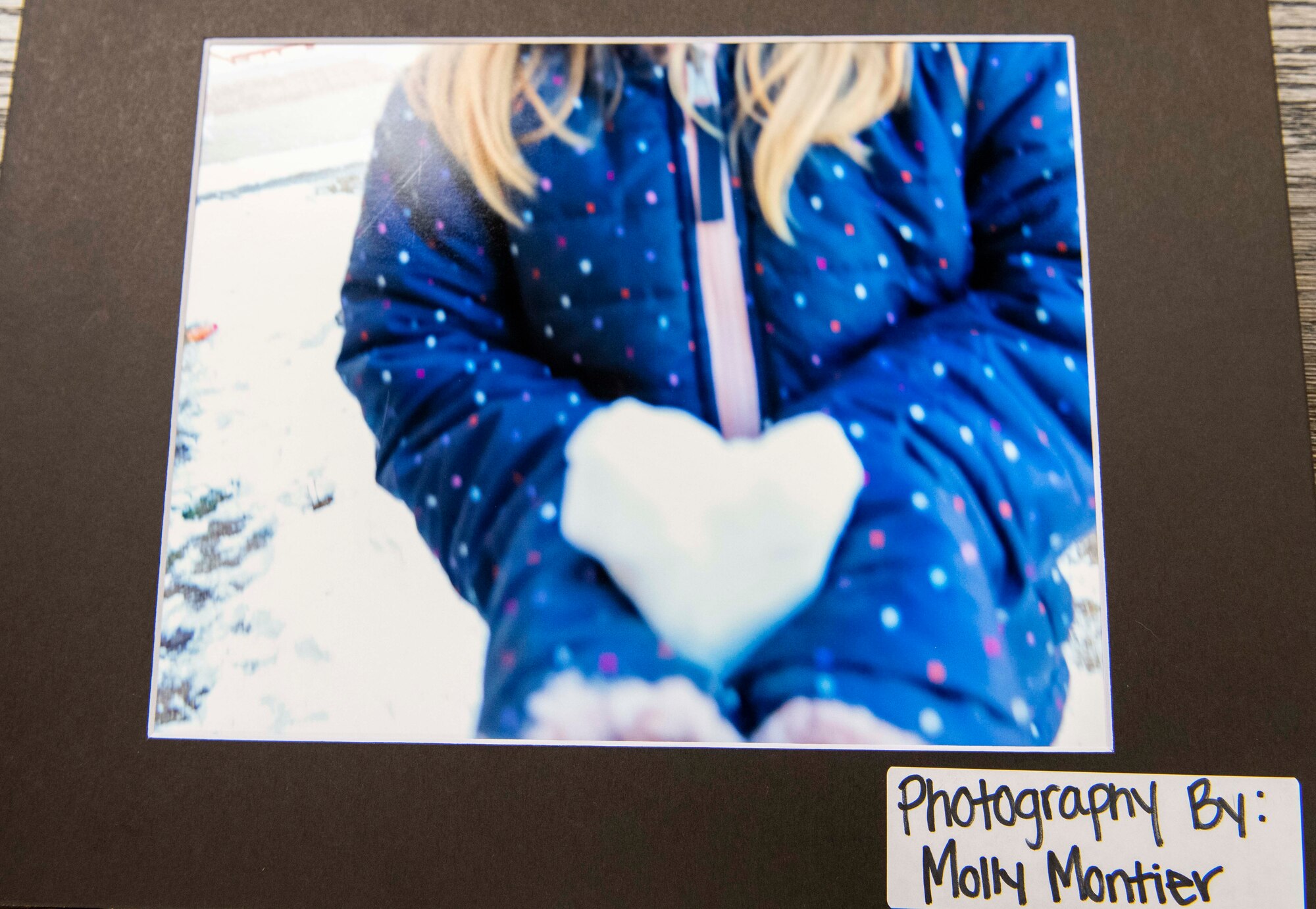 Military child wins photography award.