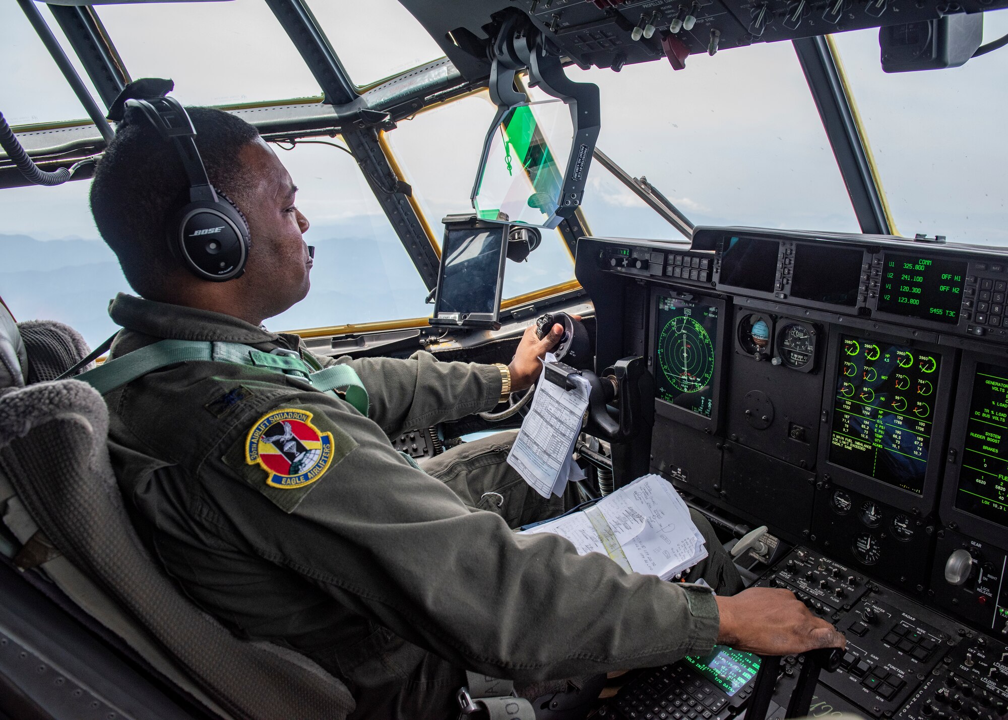 Col. Jones completes final flight at Yokota