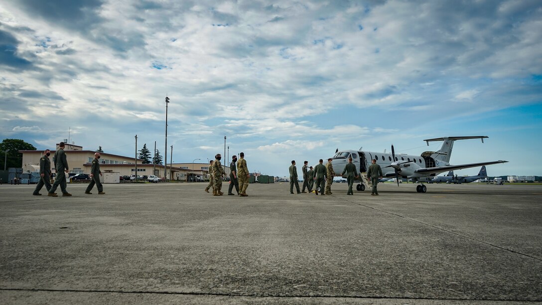 Col. Jones completes final flight at Yokota