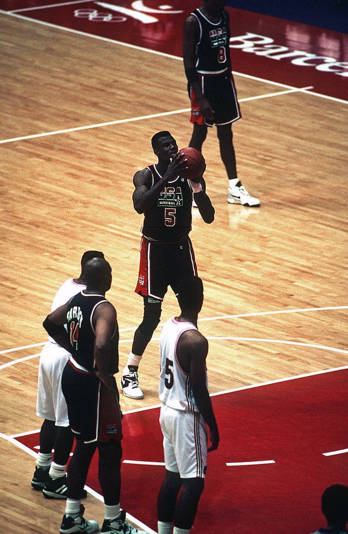 David Robinson prepares to make a free throw at the Olympic Games, Aug. 4, 1992.