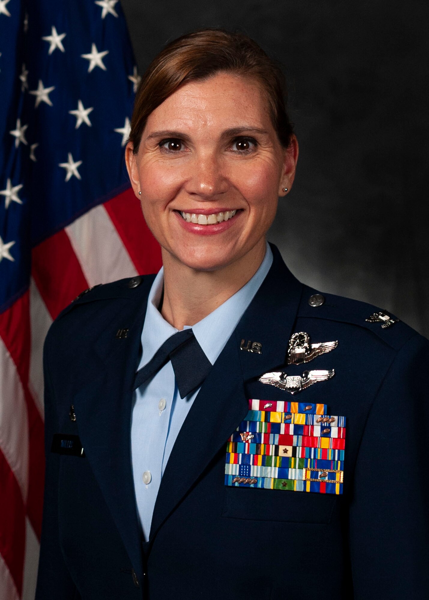Official photo of Col. Danielle Willis