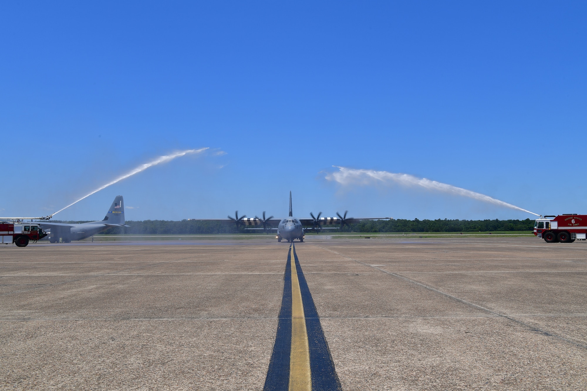 Col. Stephen Hodge, 314th Airlift Wing commander, taxis in from his final C-130J Super Hercules sortie as commander of the wing at Little Rock Air Force Base, Arkansas, June 12, 2020. The 314th AW is the nation's tactical airlift "Center of Excellence" and trains C-130 aircrew members from the Department of Defense, Coast Guard and 47 partner nations. (U.S. Air Force photo by Airman 1st Class Aaron Irvin)