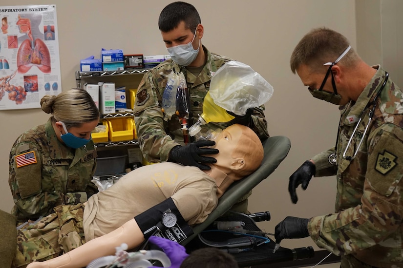 Pennsylvania National Guardsmen conducting medical training.