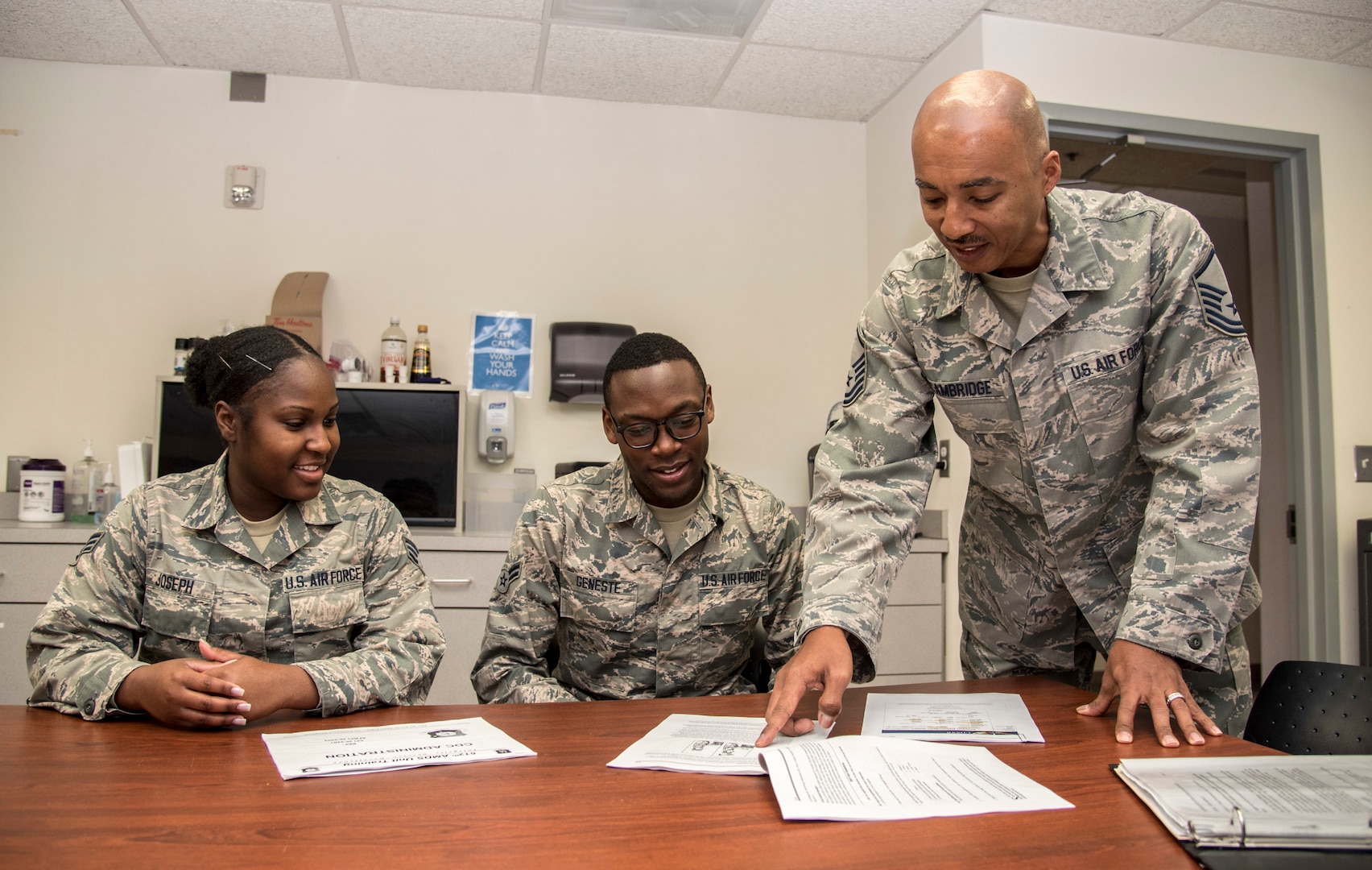 Total Force Airmen: Supporting the DoD – in and out of uniform ...