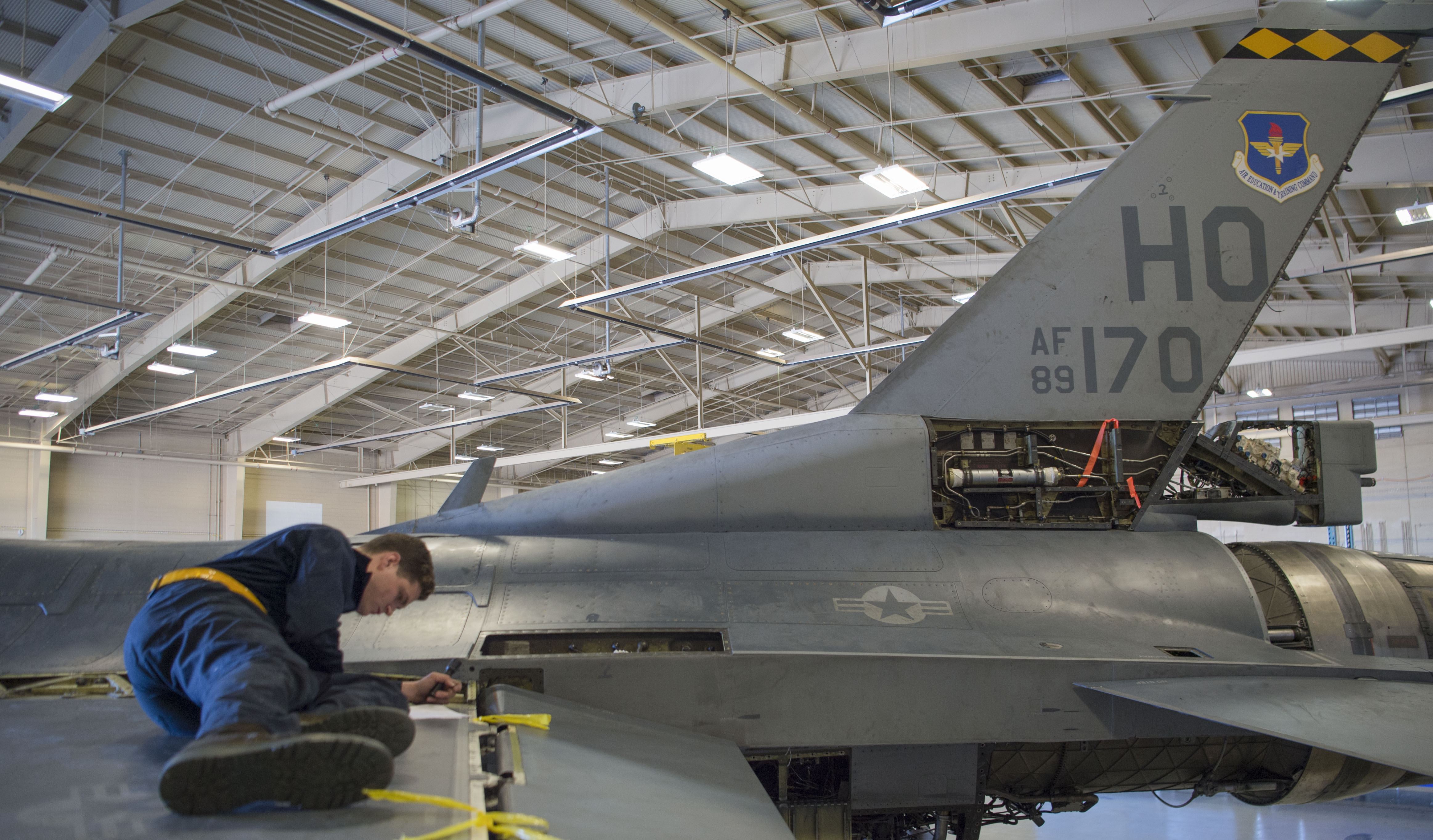 49th EMS Phase Inspection section keeps jets flying at Holloman AFB ...