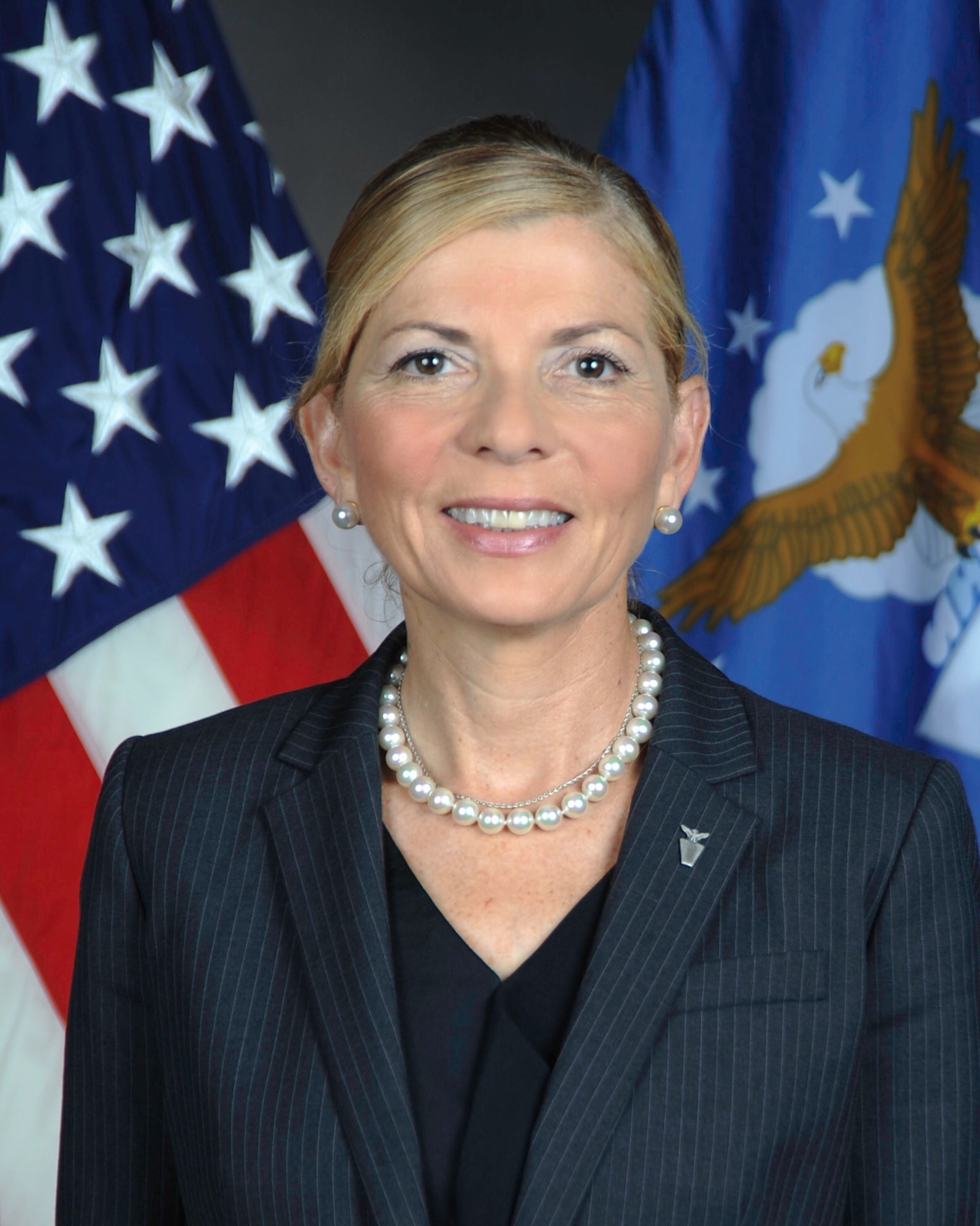 Kathy Watern, the Executive Director for the Air Force Life Cycle Management Center, was recognized in December with a 2019 Presidential Rank Award in the Distinguished Executive category.