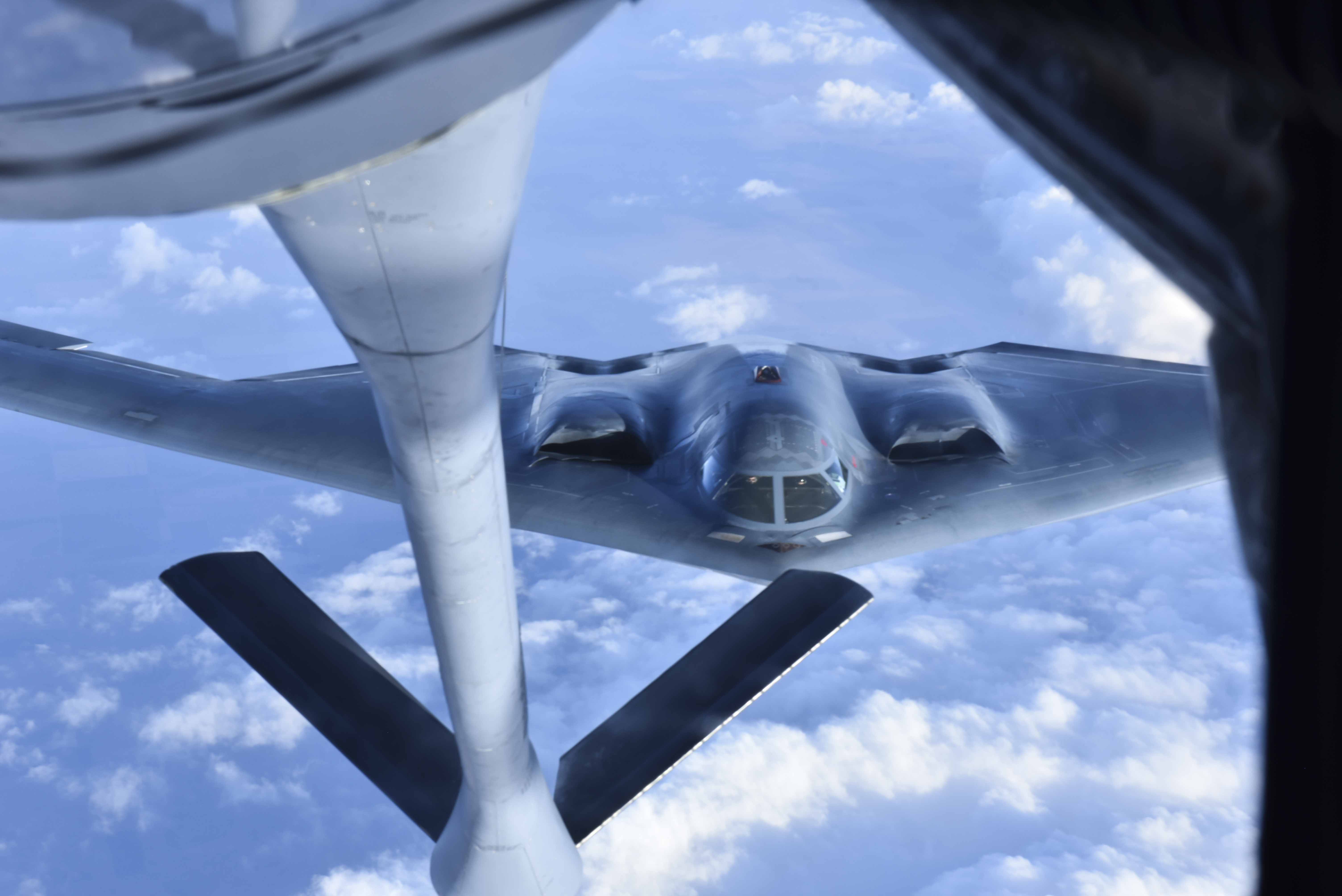 Fairchild refuels Whiteman B2 aircraft > Air Mobility Command > Article Display