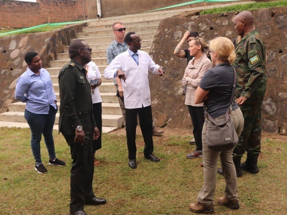 CJTF-HOA’s 411th CA, RDF assess health practices at Rwandan border posts