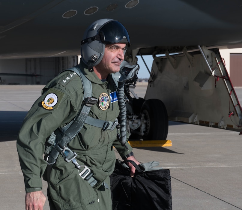 Richard and McMahon interacted with Airmen at Whiteman AFB and shared their perspectives on the strategic deterrence mission. (U.S. Air Force Photo by Airman 1st Class Thomas Johns)