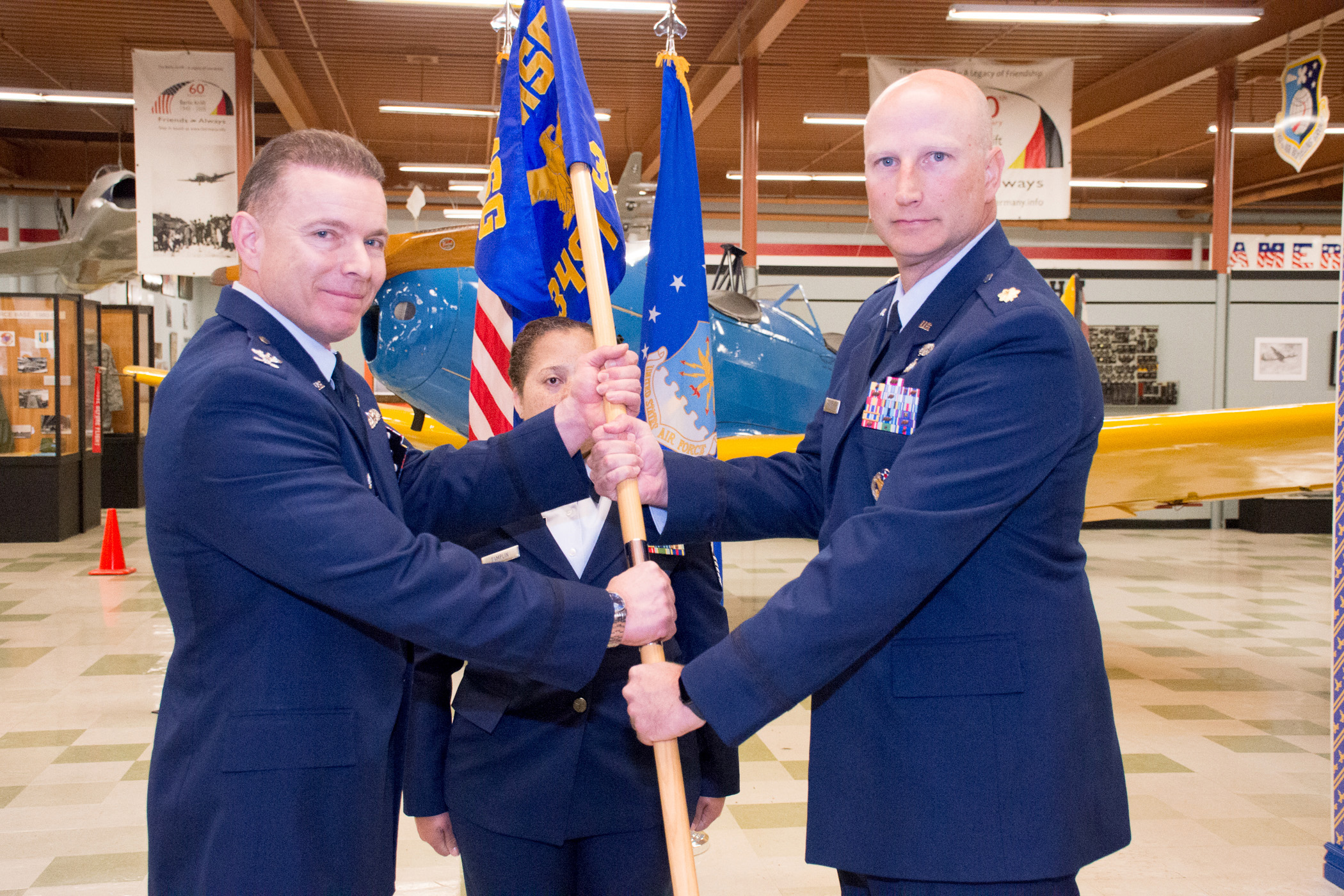 349th Force Support Squadron new commander > 349th Air