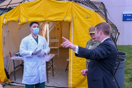 Army Working to Develop COVID-19 Vaccines as Force Preps Its Response