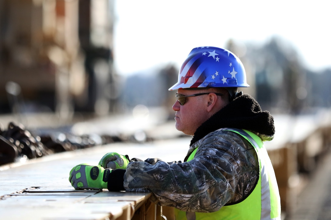 Wisconsin Army Reserve Engineers Load for Deployment to the Middle East