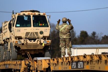 Wisconsin Army Reserve Engineers Load for Deployment to the Middle East