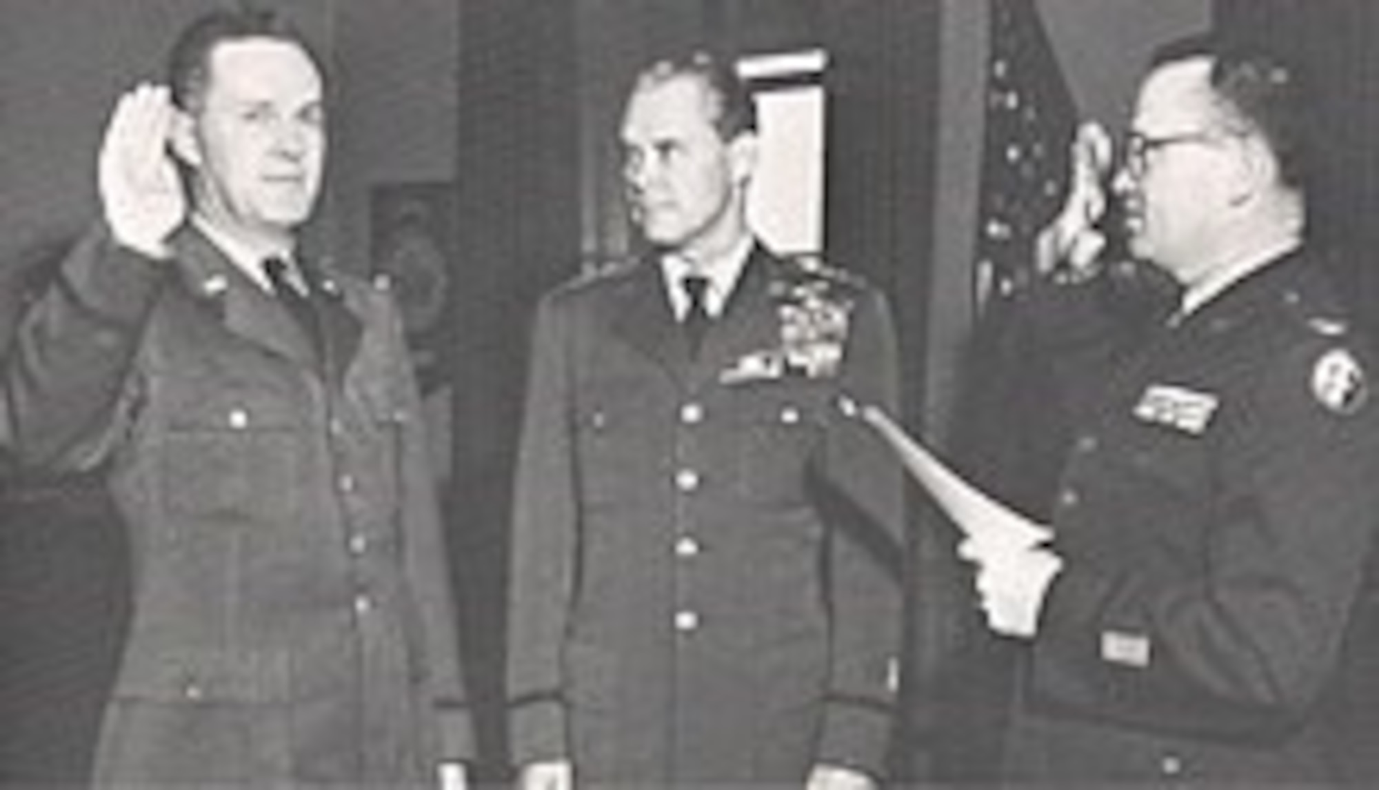 The Commanders: Admirals and Generals in the United States Military, 1940--  •
