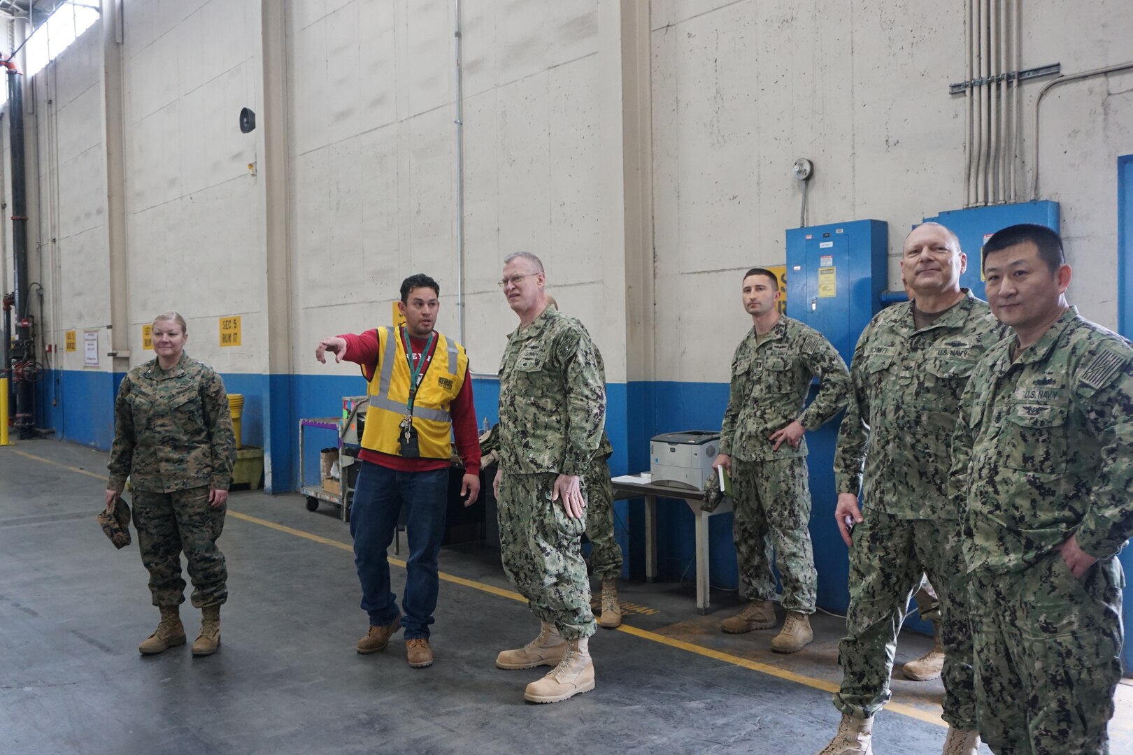 Dla Joint Reserve Force Director Visits Dla Distribution San Joaquin