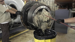 Clogging the system, Please avoid flushing wipes