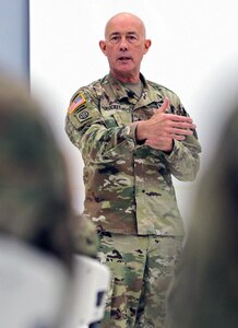 General talks to Soldiers