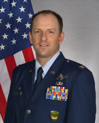 914th Operations Group Commander