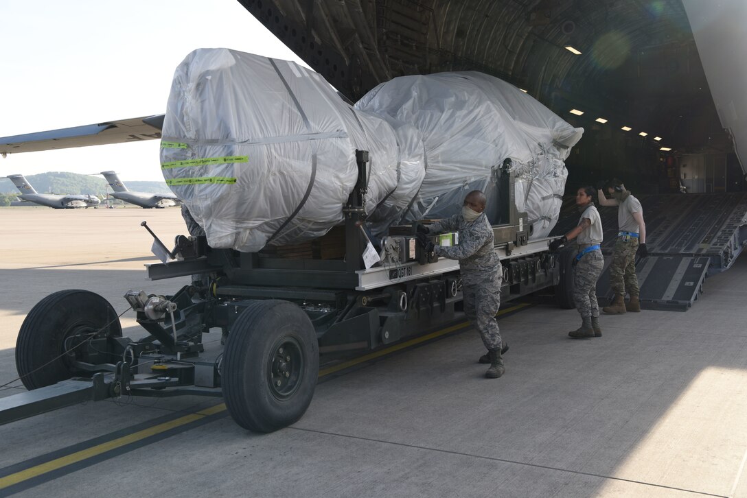 Engine trailers are used to transport, store and remove aircraft engines safely.