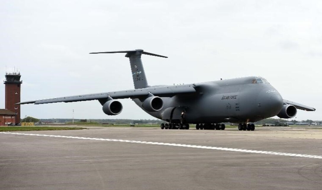 A C-5 Super Galaxy landing.