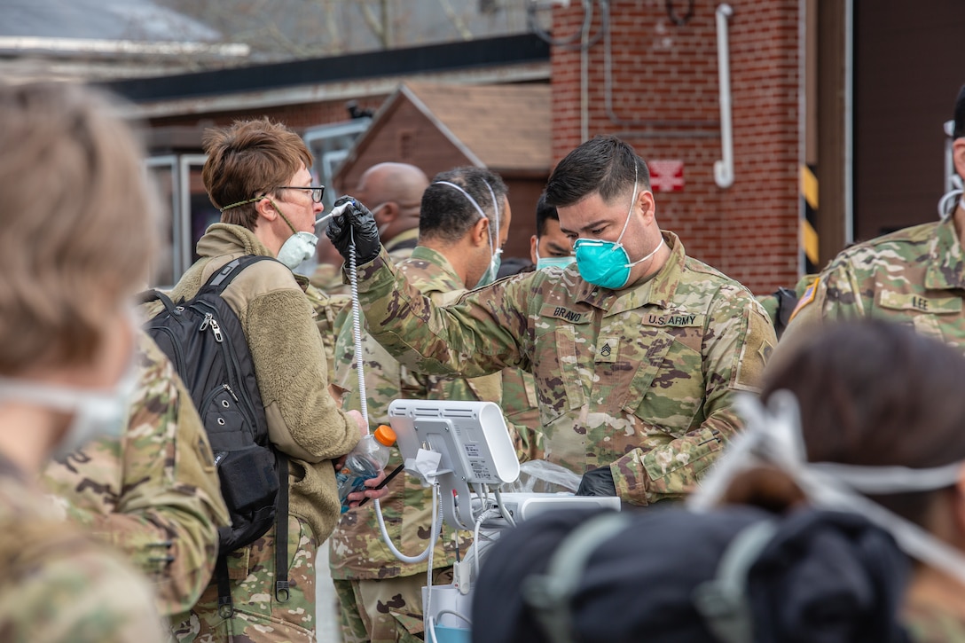 Soldiers with the 94th CSH arrive at Hanscom  Air Force Base