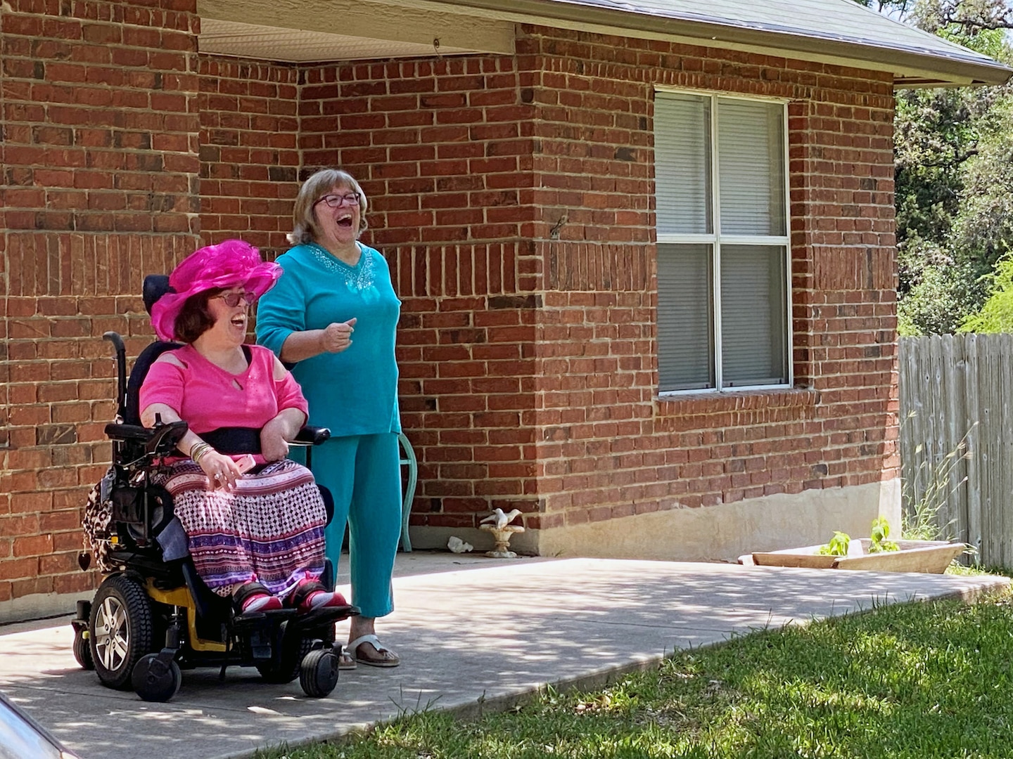 Neighbors thank organizer with surprise parade after COVID-19