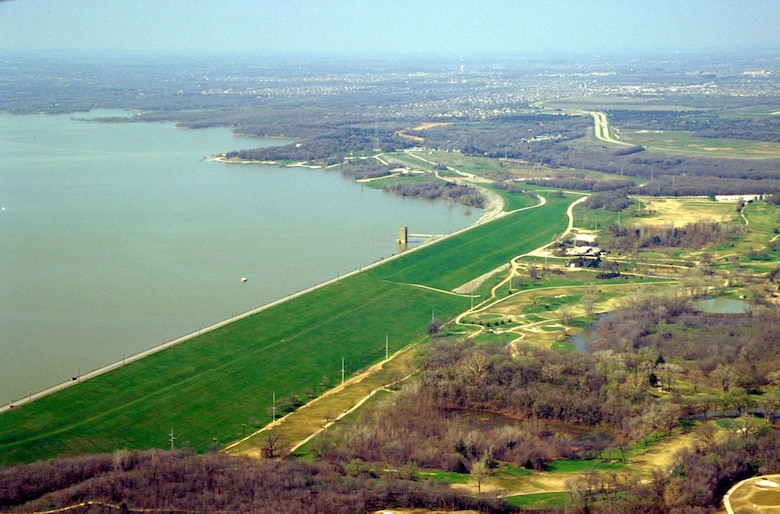 Aerial photo Grapevine Lake Dam