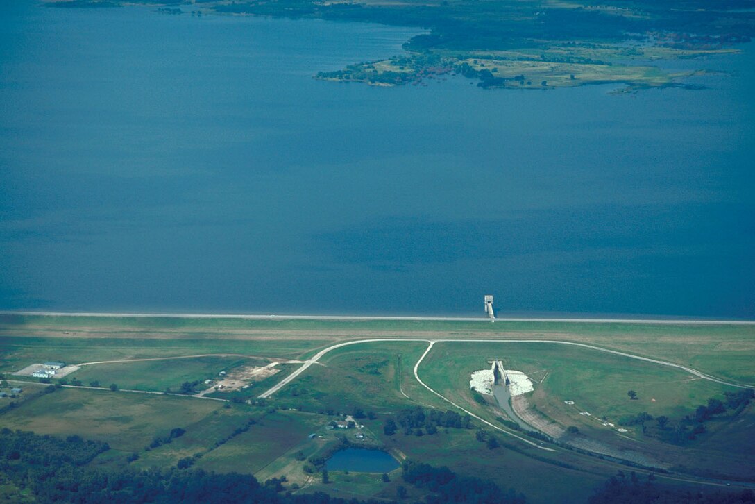 Aerial photo of Ray Roberts Lake Dam