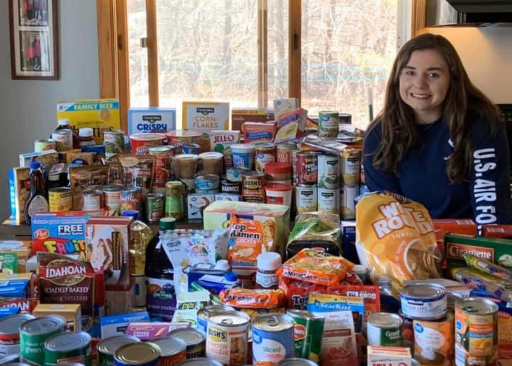 Student flight members donate to local food pantries
