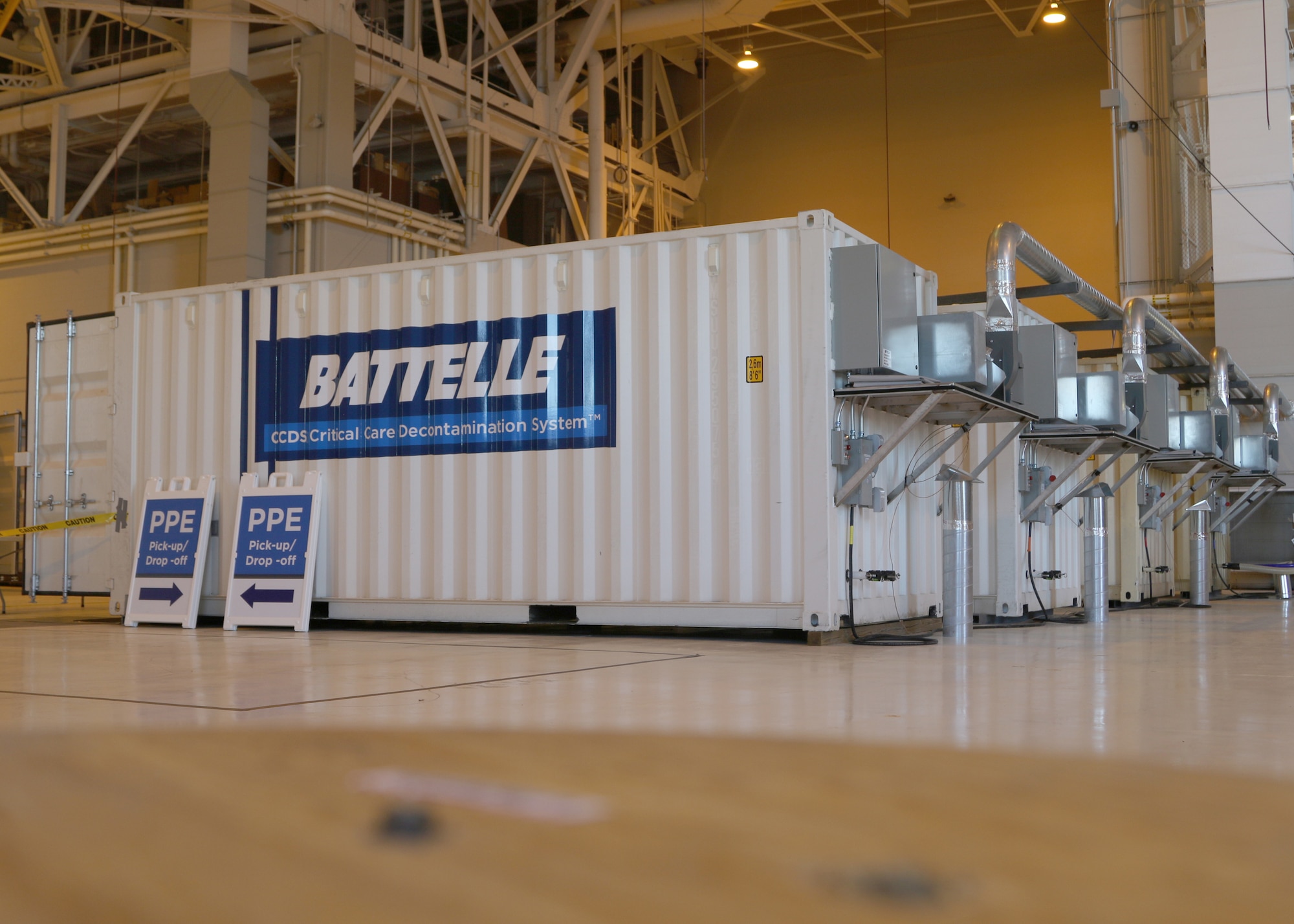FEMA deployed a Battelle Critical Care Decontamination System™ to Kansas to assist state and local health care officials with mask shortages. The system can decontaminate thousands of N95 respirators using concentrated, vapor phase hydrogen peroxide.