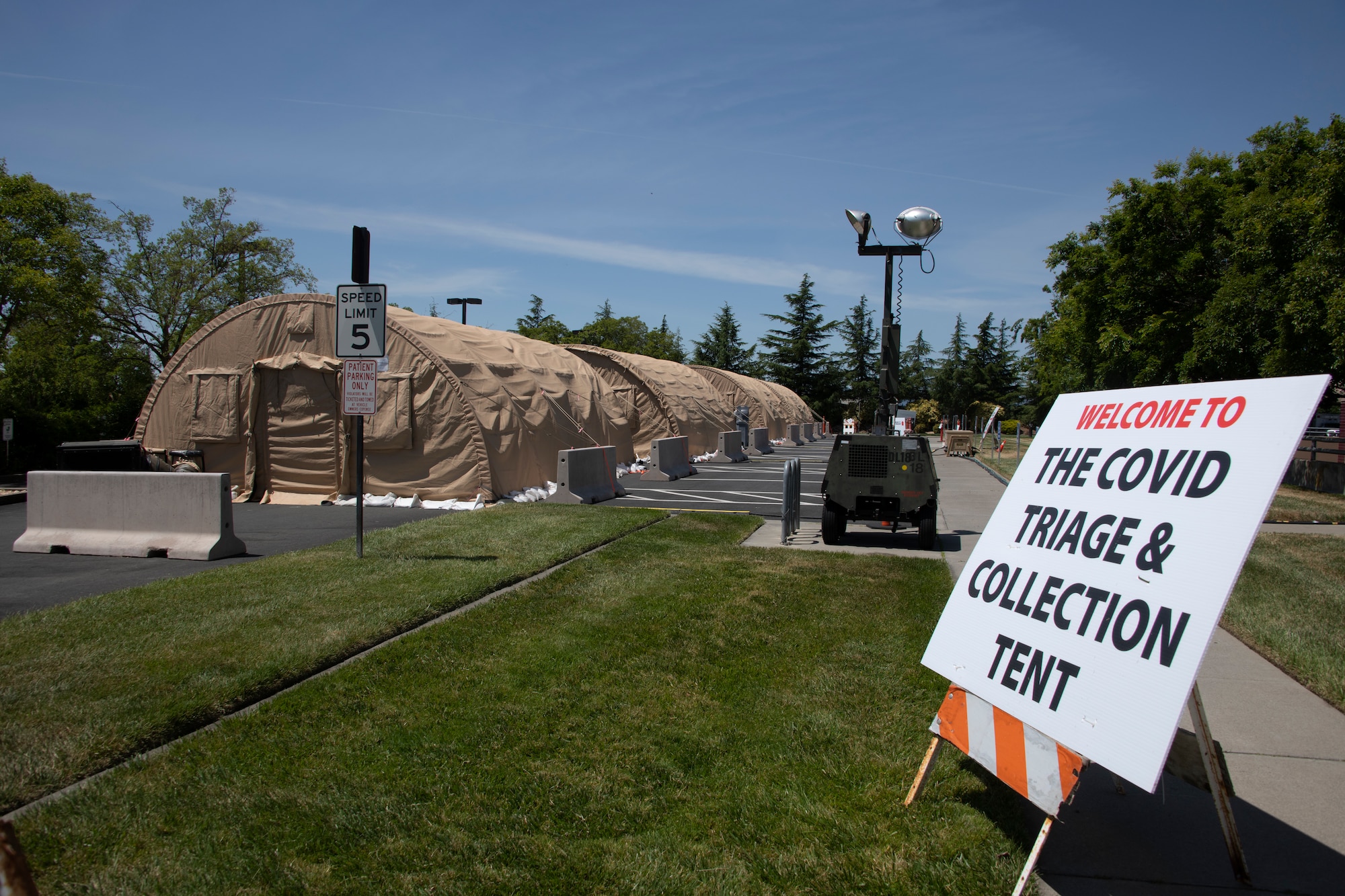 One of two COVID-19 testing locations waits for patients outside David Grant USAF Medical Center May 9, 2020, at Travis Air Force Base, California. The testing sites were set up in March. (U.S. Air Force photo by Tech. Sgt. James Hodgman)