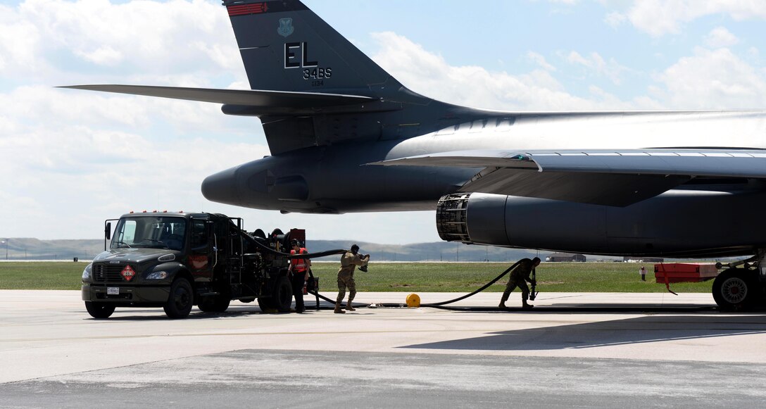 People fuel aircraft