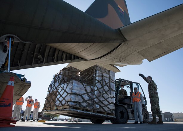 Utah National Guard helps transfer humanitarian aid to Ecuador