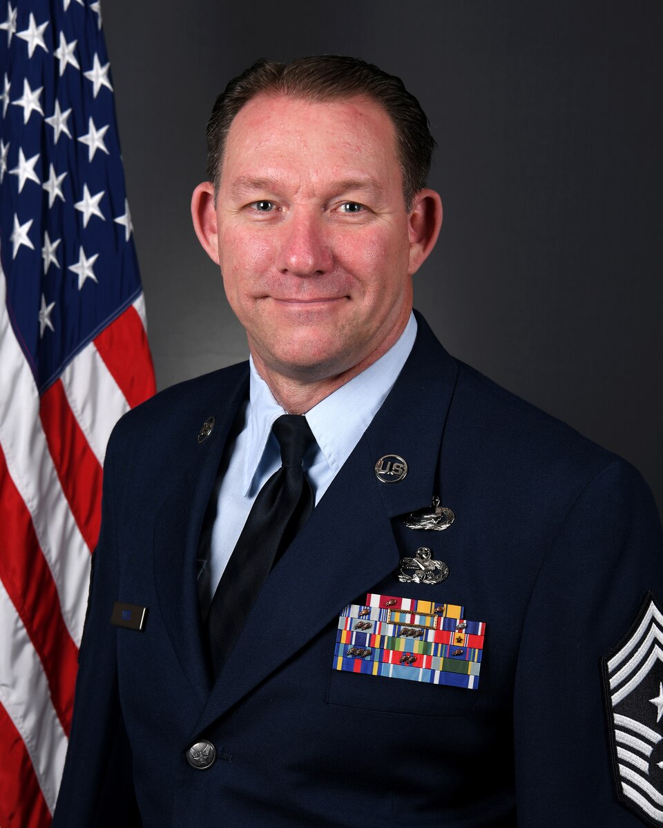 Official Air Force biography portrait for Chief Master Sgt. Scott E. Ross, command chief the 178th Wing in Springfield, Ohio