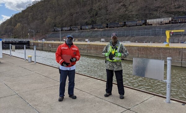 Pittsburgh District lock personnel are practicing safe procedures during COVID-19.