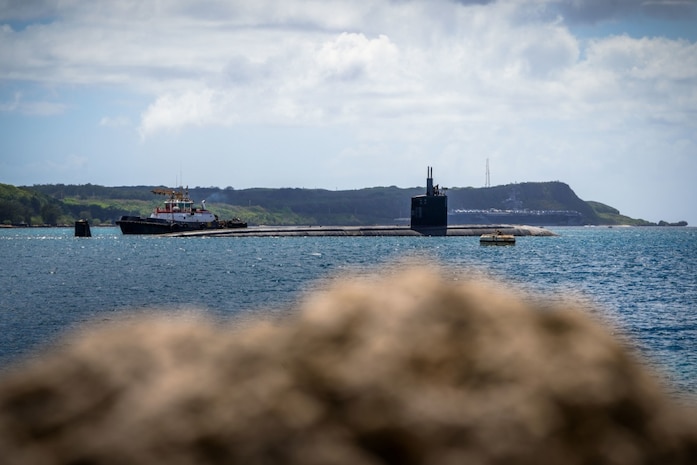 USS Topeka (SSN 754) transits Apra Harbor