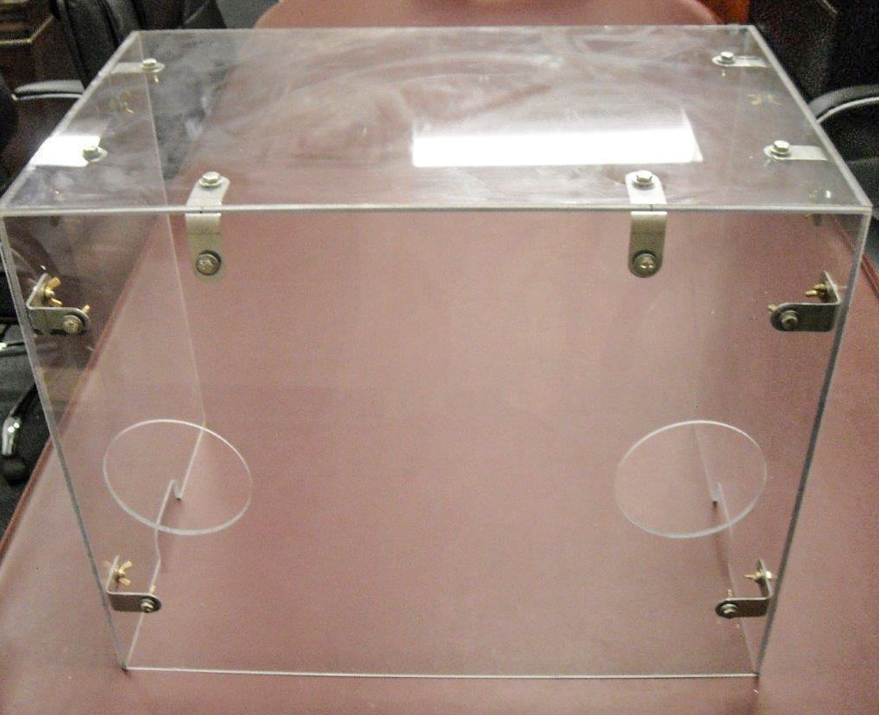 An intubation box.