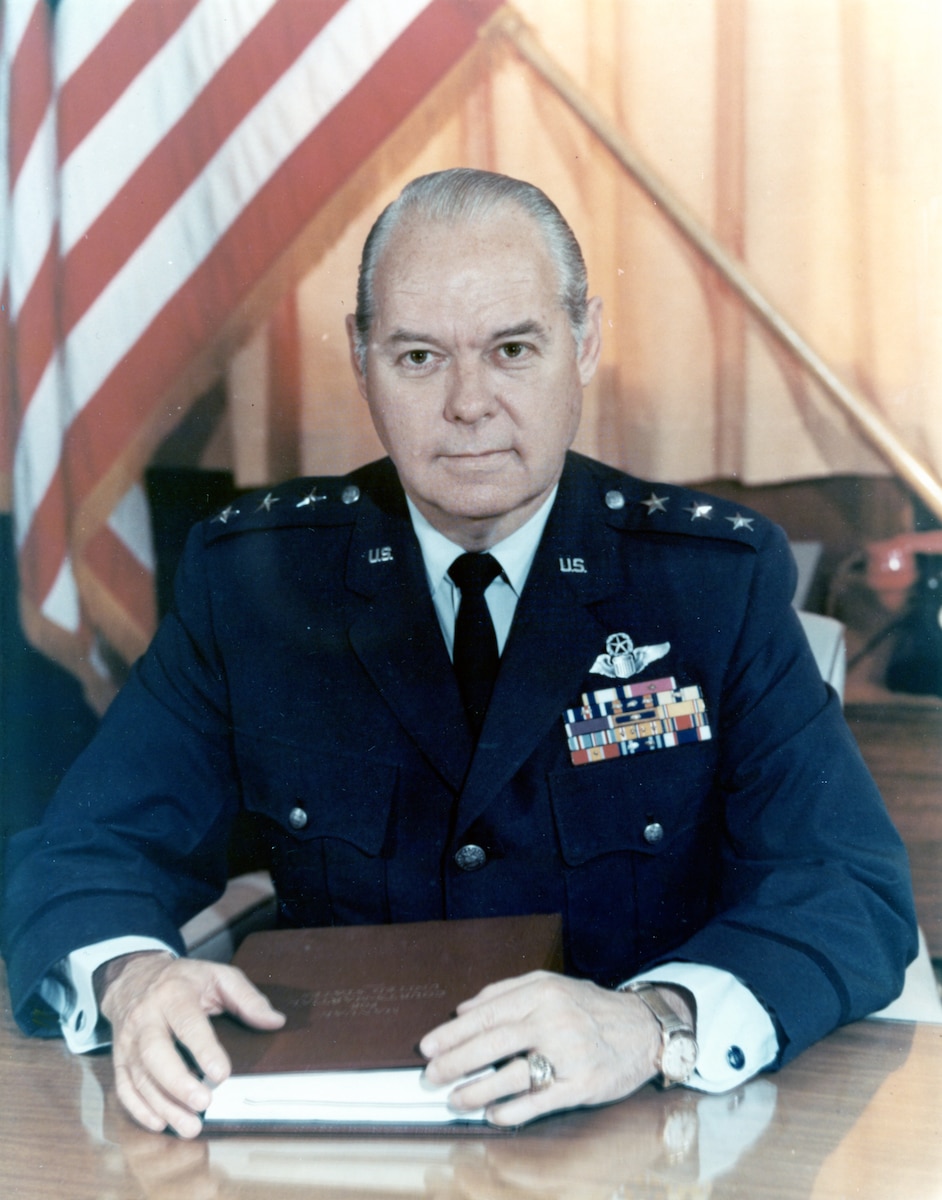 Lt. Gen. William F. Pitts official photo