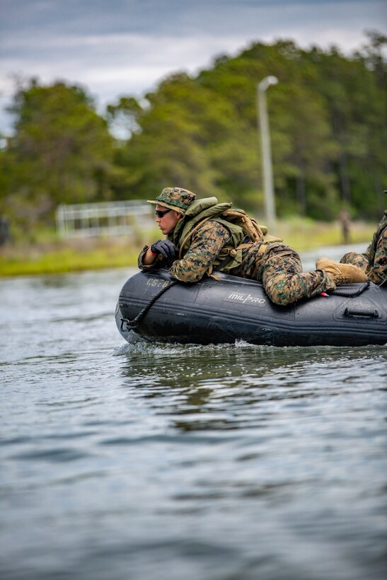 Task force Marines deploying to Latin America conduct small boat training