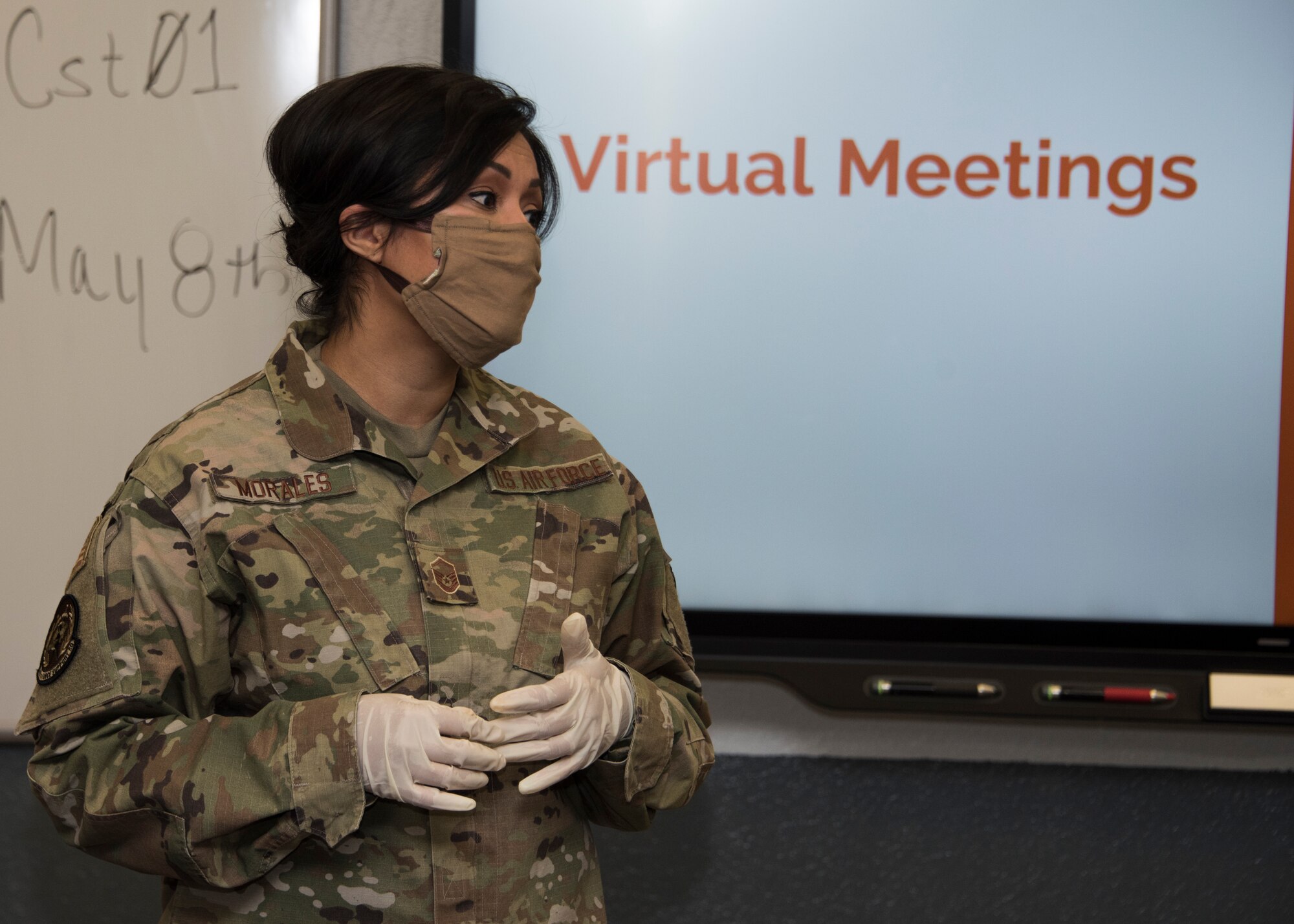 A photo of an FTAC instructor teaching a class