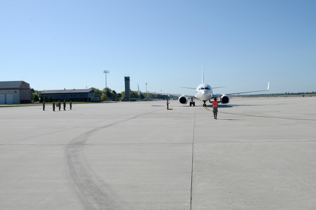 Gen. Joseph L. Lengyel, the Chief of the National Guard Bureau, is greeted upon his arrival at Pease Air National Guard Base, Newington, N.H., May 27, 2020. Greeting the general with a salute are Maj. Gen. David J. Mikolaities, New Hampshire National Guard Adjutant General, Brig. Gen. Laurie M. Farris, N.H. Assistant Adjustant General for Air, Col. John W. Pogorek, 157th Air Refueling Wing commander, and Chief Master Sgt. Erica K. Rhea, 157th ARW Command Chief. (U.S. Air National Guard Photo by Senior Master Sgt. Timm Huffman)