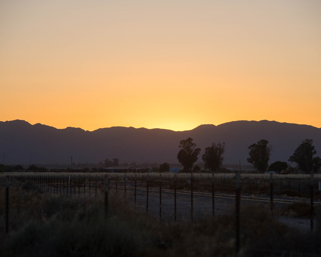 F-16 Fighting Falcons at dusk