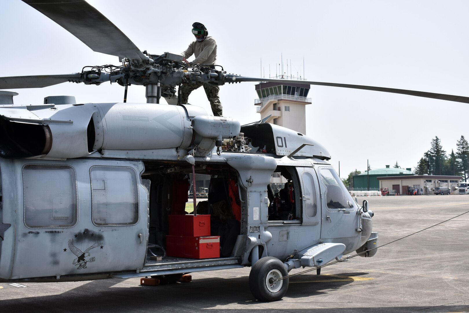 Camp Zama Hosts Navy Aviators from Atsugi